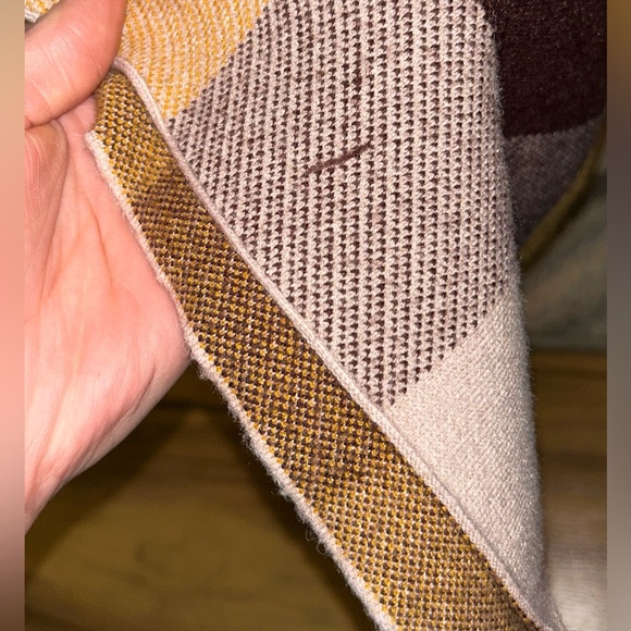 🛍️FOUR 4 THIRTY🛍️ Chicwish Lie In Check Fields Turtleneck Cape Sweater Mustard - Picture 7 of 9